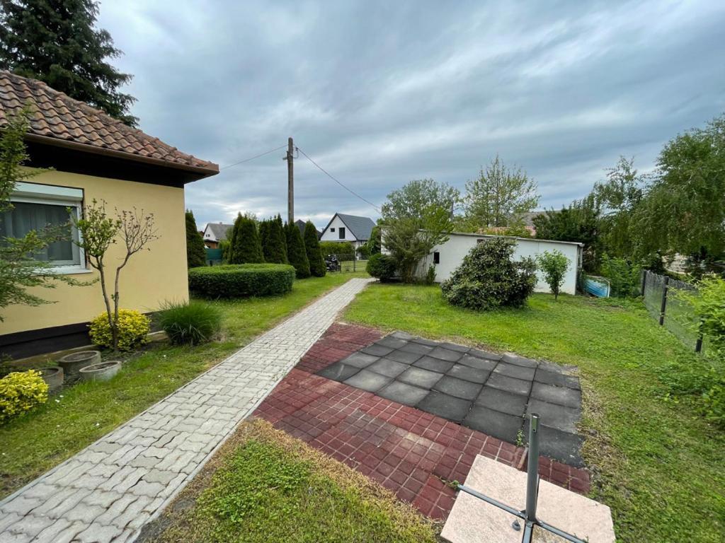 Agnes Nyaralohaz Villa Balatonmariafurdo Exterior photo